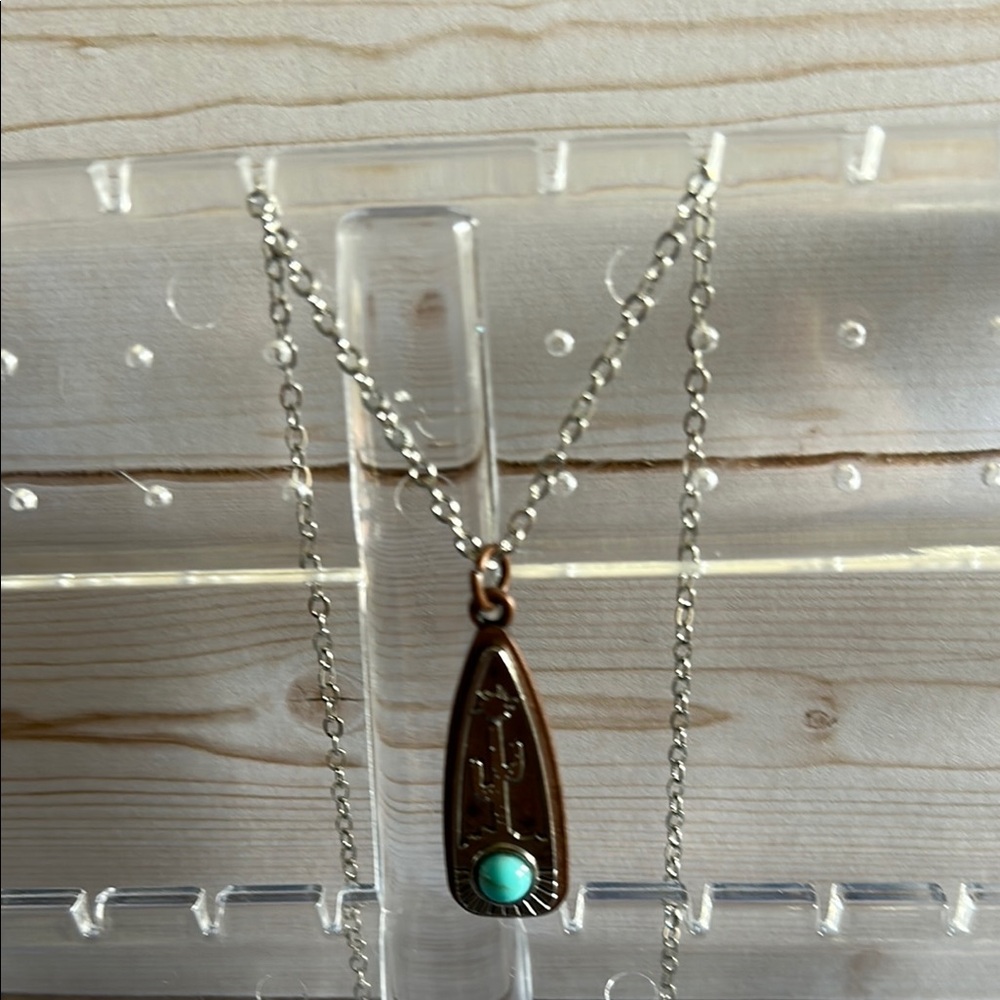 Green and Silver Necklace with Elegant Pendant